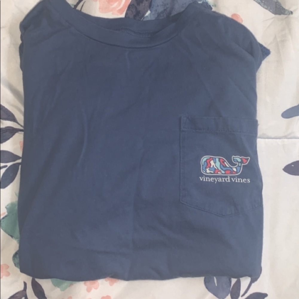 women’s vineyard vines tee